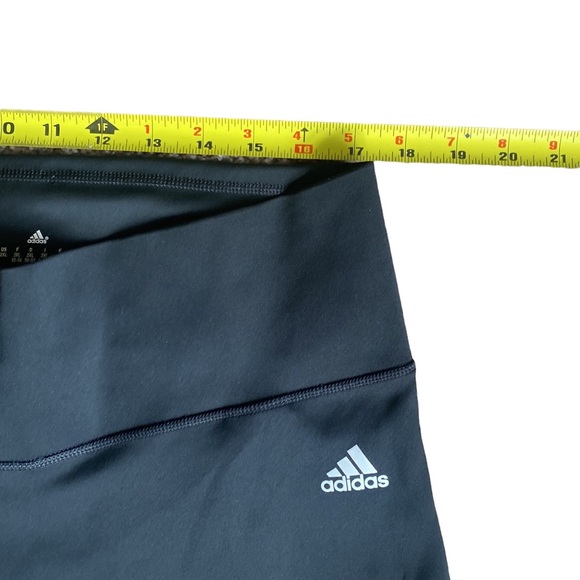 Women’s adidas black capris NEW! 2XL - Picture 3 of 6